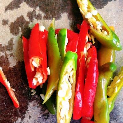 萝卜丝怎么炒好吃，素炒萝卜丝怎么炒好吃（用这道炒萝卜丝征服家人的味蕾吧）