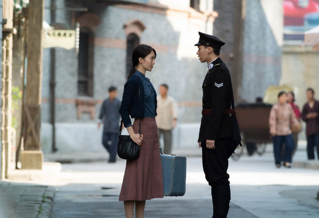 隐秘而伟大金晨和李易峰亲密戏，“下巴蹭脑门”不甜蜜