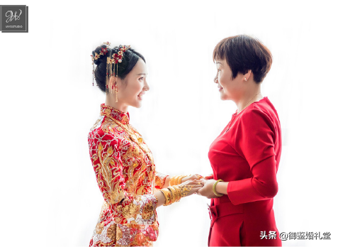 一定要注意伴娘礼服礼仪，伴娘应注意什么（婚礼当天新娘应该注意的仪态细节）