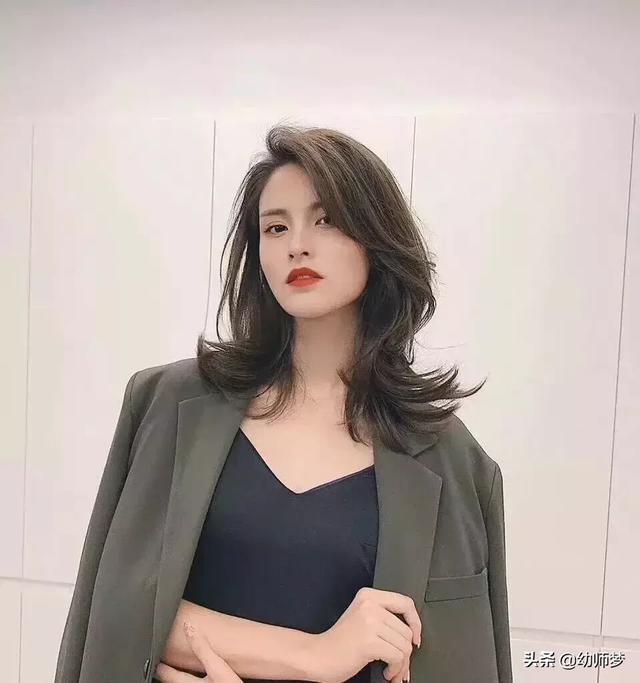 睡不醒发型适合什么人，睡不醒风格发型（2019流行“懒人烫”睡不醒发型美到家了）