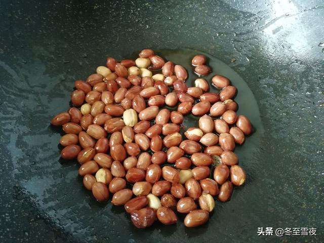 凉拌菠菜花生米，花生米和菠菜怎样凉拌好吃（教你做成夏季开胃凉拌菜）