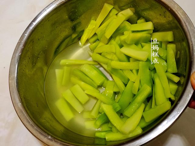 莴笋怎么腌制好吃，如何腌制酱莴笋（清脆爽口的开胃小菜）