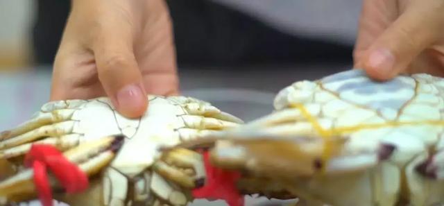 螃蟹蘸料怎么调好吃，清蒸螃蟹的蘸料怎么弄（大闸蟹吃了还想吃）