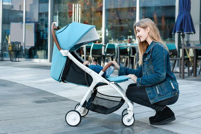 儿童买飞机票的标准，儿童买飞机票的标准是（带宝宝乘飞机有哪些注意事项）