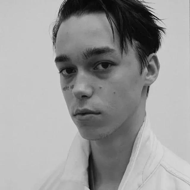 纹身男头像微信，纹身男头像（Trautvein脸上有Wake）