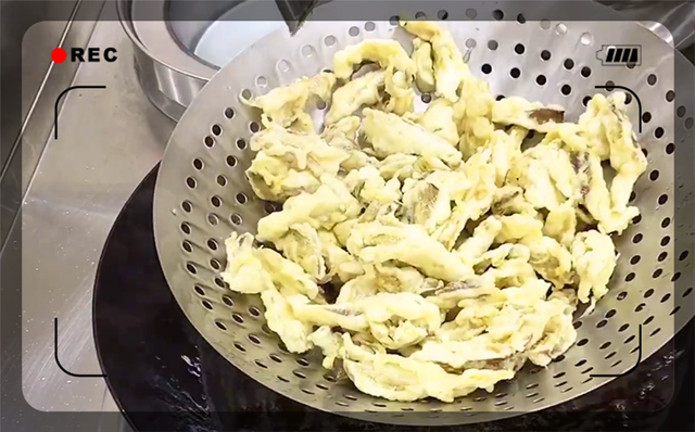椒盐蘑菇怎么做酥脆，椒盐蘑菇怎么做酥脆不回软（万万不可用淀粉裹糊）