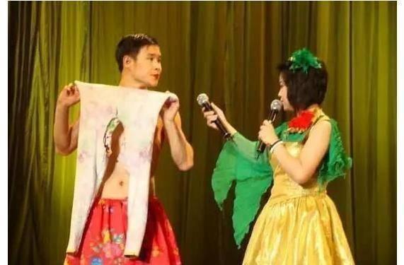 小沈阳所有歌曲，小沈阳蒙面唱将猜猜猜歌曲（走到今天该怪谁呢）