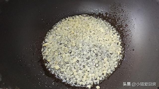 黄豆芽炒多久能熟，黄豆芽炒几分钟能熟（香干炒豆芽这道菜这么做）