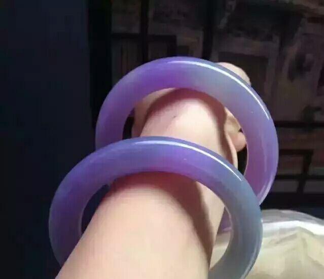 紫云母适合什么人佩戴，紫云母手镯的功效和作用（宝石新星——紫云母）