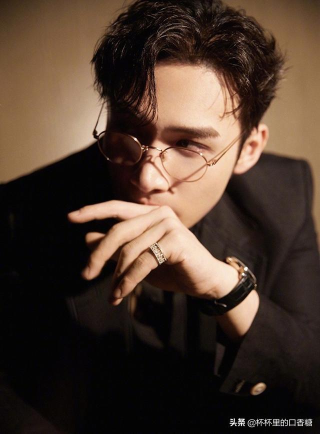 可爱霸道总裁，可爱霸道总裁正在洗澡 灰姑娘闯进全部视频（任嘉伦帅气可爱、张翰霸气傲娇图片）