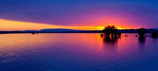 阿勒泰属于哪个地区，石河子属于阿勒泰地区吗（历史地名·阿勒泰市）