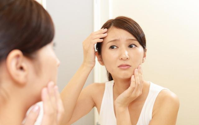 轻度痤疮一天一粒异维a酸，轻度痤疮一天一粒异维a酸会好吗（治疗痤疮时用维A酸类药物）