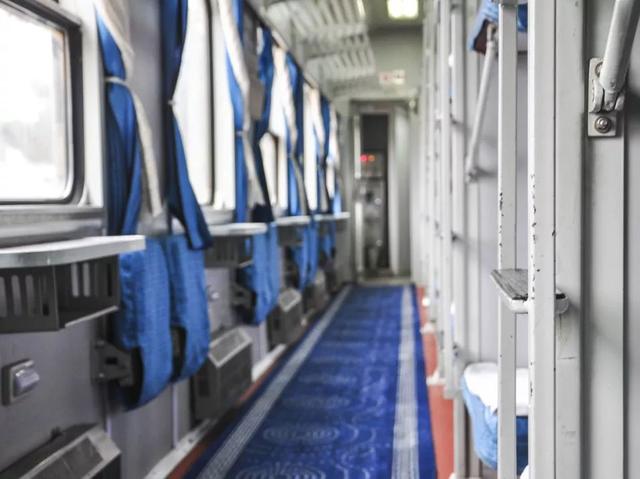 硬卧和软卧的区别图，硬卧和软卧的区别（生活小常识：软卧并不软）