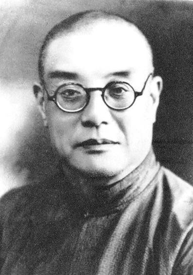 布雷先生简历(同是报社主笔) - 火句子