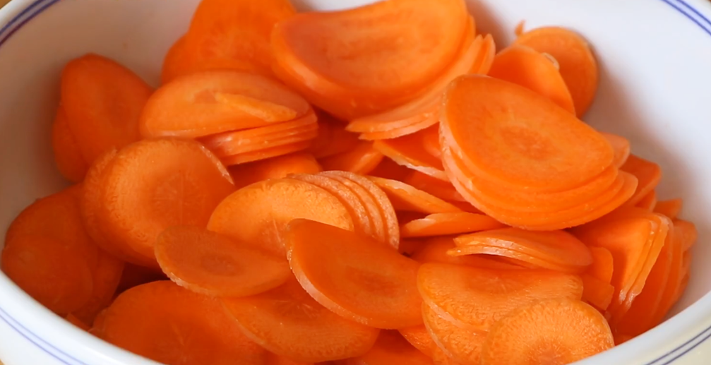 图片[2]-【胡萝卜干】做法步骤图 出锅全家人都爱吃 一次3斤不够-起舞食谱网
