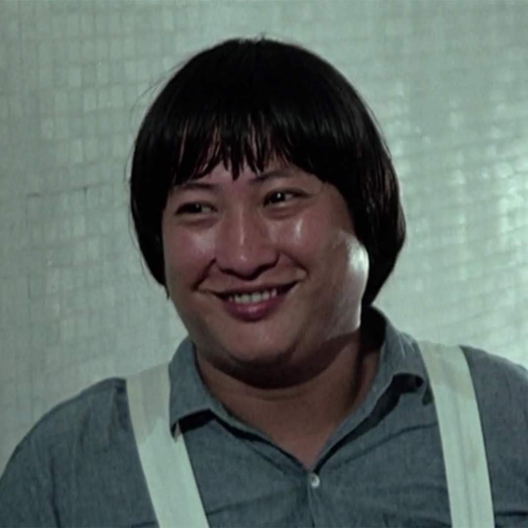 当时,洪金宝因为刚刚监制了1981的爱情喜剧《追女仔》,也对时装片有了