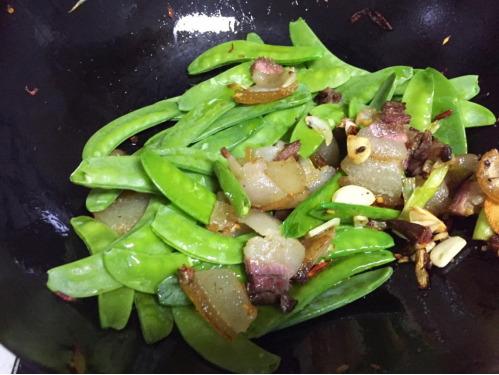 小腊肉制作方法，小腊肉制作方法和配方视频（有特色风味的腊肉这样做）
