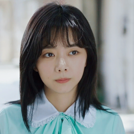 鼻梁的位置在哪，鼻梁的位置在哪个部位（她/他们的鼻子到底丑在哪儿）