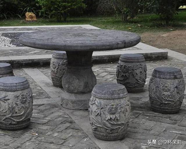 吊德斯和鲤鱼认识吗，你妈整天在家一分钱不挣