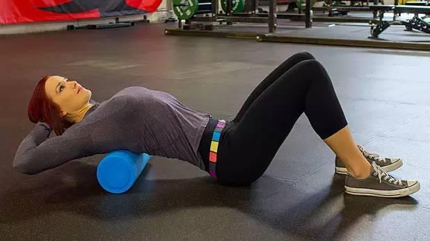 肱三头肌拉伸方法，肱三头肌拉伸要注意什么（​你知道如何正确地拉伸肱三头肌吗）