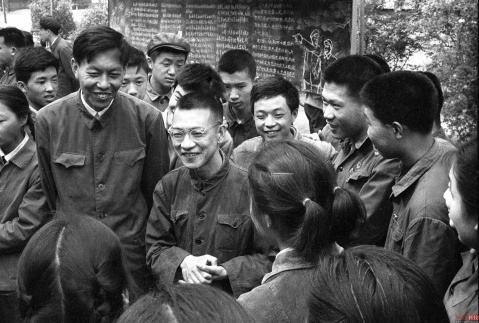 陈景润简介，陈景润简介200字（“怪人”陈景润已离开23年）