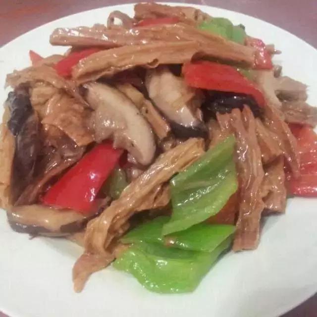 腐竹的做法，夏天学会这14种腐竹的美味做法（烧腐竹的家常做法）