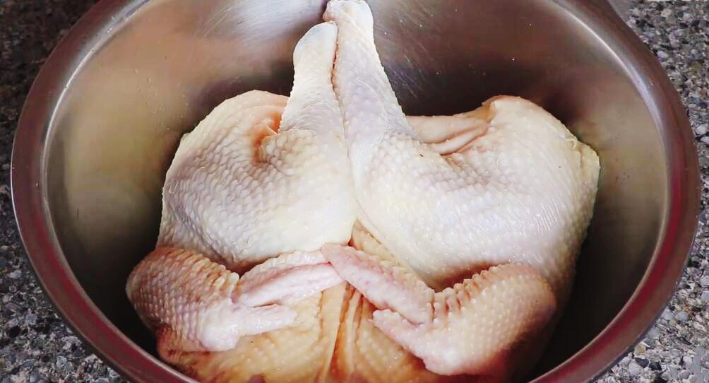 图片[2]-【砂锅焗鸡】做法步骤图 出锅香气四溢 鸡肉鲜嫩多汁-起舞食谱网