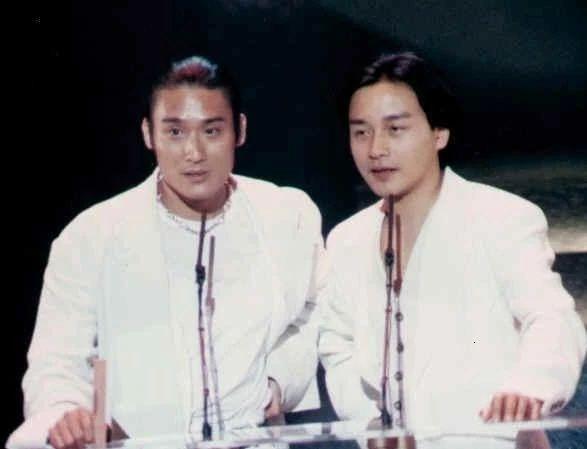 黄小琥越爱越明白,黄小琥没那么简单歌词(在2005年被李宇春唱红了) 黄小琥越爱越明白,黄小琥没那么简单歌词(在2005年被李宇春唱红了)