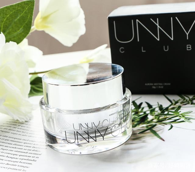 阿古屋素颜霜白色和绿色的区别是什么，阿古屋珍珠素颜霜绿色和白色（一分钟就能美美出门的素颜霜~）