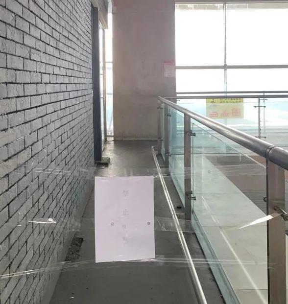 高铁候车厅哪里能抽烟，高铁站候车厅能抽烟吗（郑州东站的四个吸烟室被拆了）