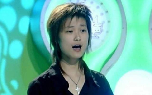 黄小琥越爱越明白,黄小琥没那么简单歌词(在2005年被李宇春唱红了) 黄小琥越爱越明白,黄小琥没那么简单歌词(在2005年被李宇春唱红了)