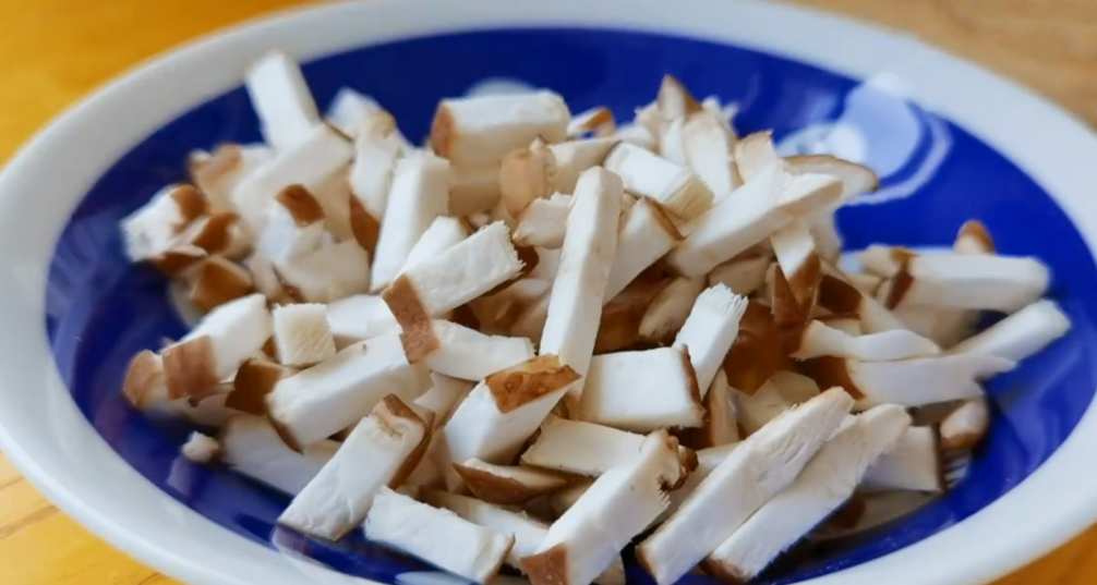 圖片[4]-【醬香黃瓜小魚面】做法步驟圖 簡單又美味 湯汁拌飯也能吃2碗-起舞食譜網