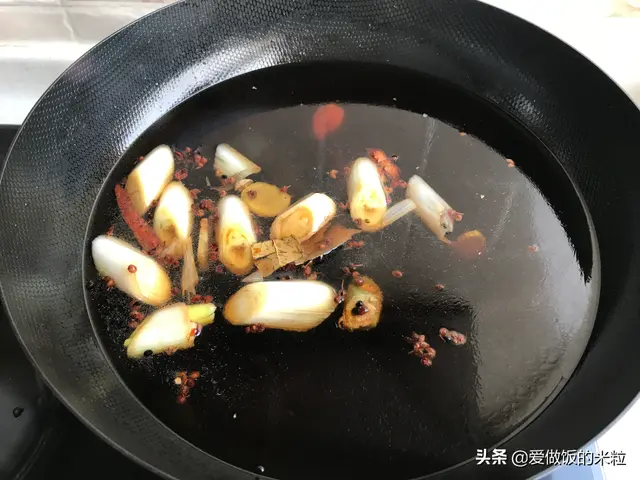 毛豆角怎么煮好吃又是绿色的，毛豆怎样煮才能又绿又好吃（豆角颜色翠绿不发黄）