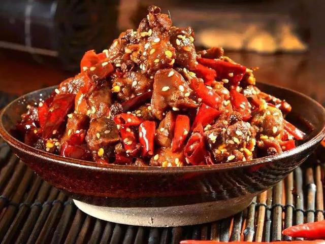 中国最美景观大道是从哪儿到哪儿，中国最美景观大道318国道从哪儿到哪儿（带你走进“中国人的景观大道”）