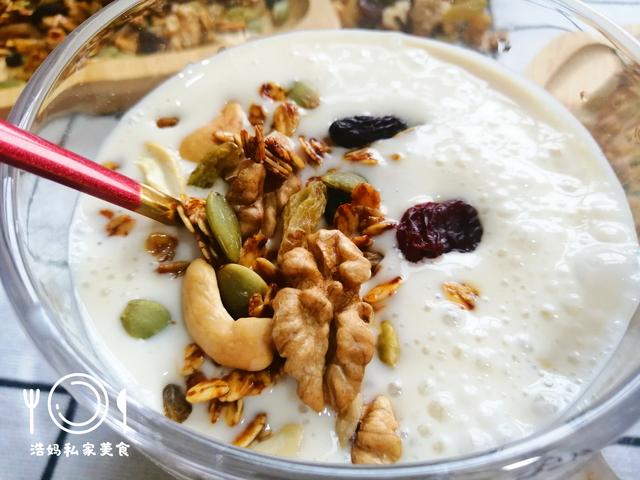 水果坚果麦片的吃法，水果坚果麦片的吃法有哪些（干吃或泡奶能量满满、营养丰富）
