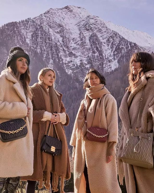 mk包包属于什么档次，MK包包属于什么档次（这五个颜值与质感均在线的包包品牌）