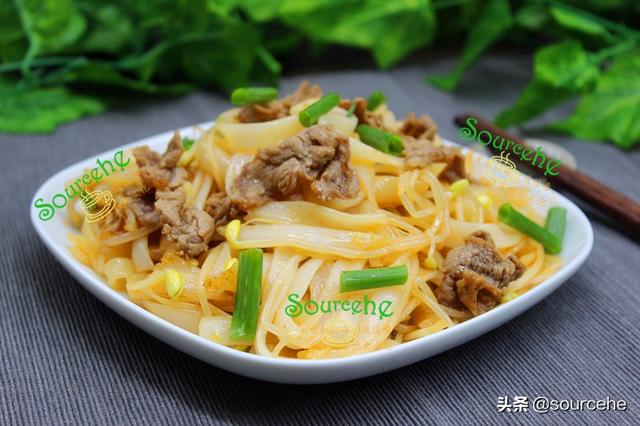 湿炒牛河怎么做，湿炒牛河的做法（正宗的广东干炒牛河）