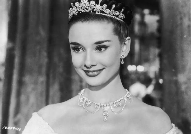 《罗马假日》,罗马女神赫本的假日旧被传世经典,快70年了依旧被观众