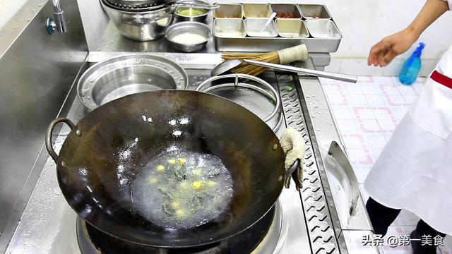 豆苗怎么做好吃，豆苗怎么做才好吃（吃了这么多年的豆苗）