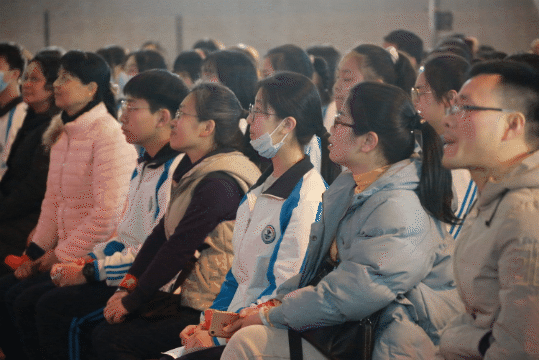 桂林市第一中学，桂林一中好不好录取分数线是多少（成就未来”中考冲刺动员大会纪实）