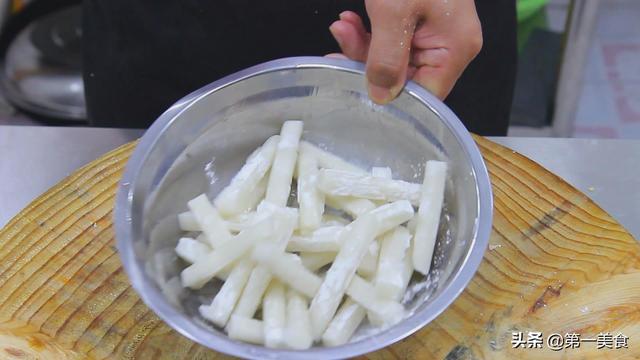 炒年糕怎么做好吃，最简单又好吃的炒年糕的做法（大厨分享炒年糕只需这个方法）