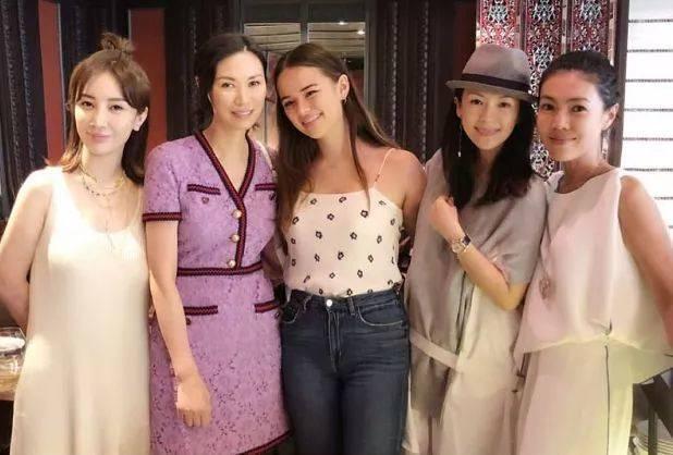 刘玉玲是谁的老婆，刘玉玲是谁（50岁邓文迪与小27岁男模分手）