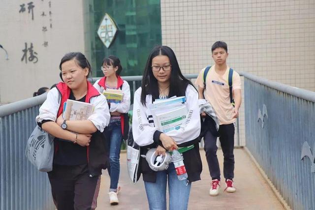 老凡尔赛是什么意思梗，学霸脱口而出的“凡尔赛语”
