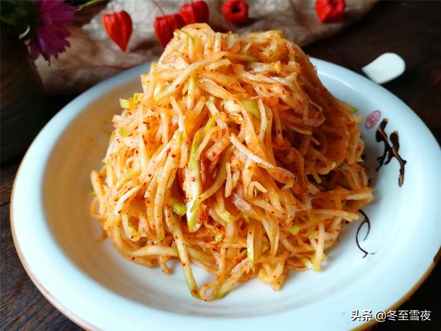 东北酸黄瓜的腌制方法，腌制黄瓜的方法和配方（10道咸菜的腌制方法）