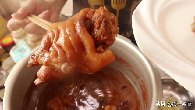 卤猪蹄的家常做法，卤猪脚怎么做好吃（想吃卤猪蹄不用出去买了）