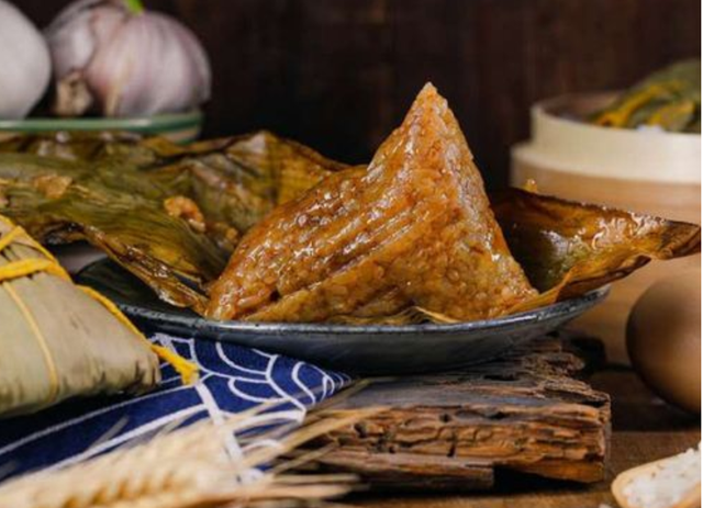 鲜肉粽子的做法最正宗的做法，端午节鲜肉粽子的做法和配料（肉粽子怎么做才好吃）