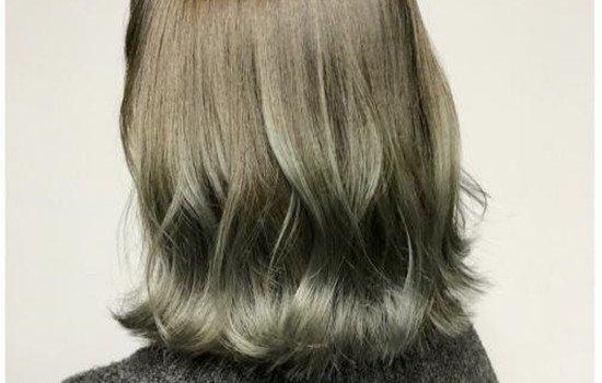 烫发前要洗头吗，烫发后掉头发怎么恢复（木北造型：木北造型告诉你）