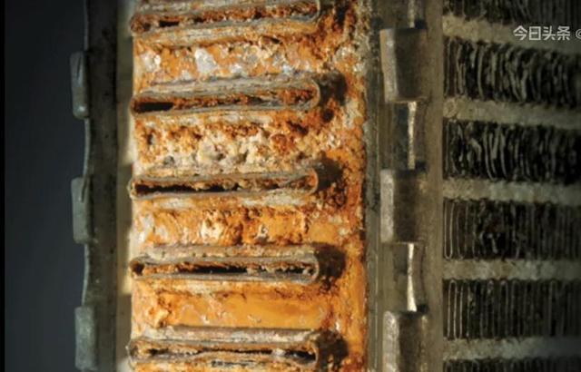 汽车防冻液有什么用，汽车防冻液的用处（防冻液到底是干嘛用的）