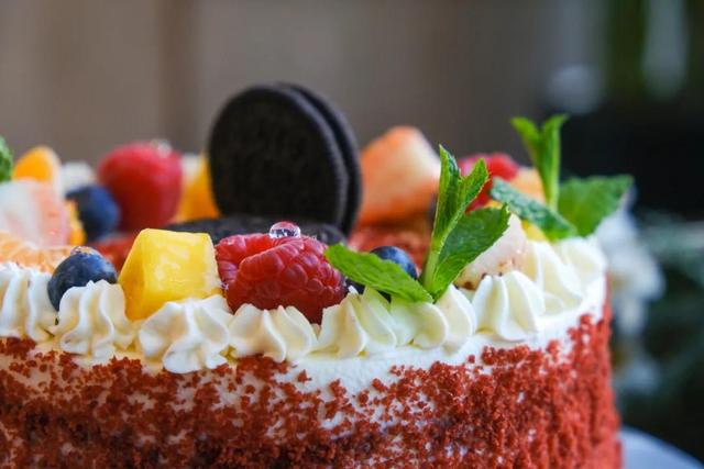 一磅蛋糕几个人吃，一磅蛋糕（福州世茂洲际酒店四季蛋糕）