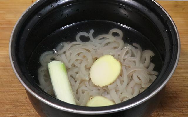 皮冻的正确做法，食材便宜还好吃（皮冻怎么做最好吃）